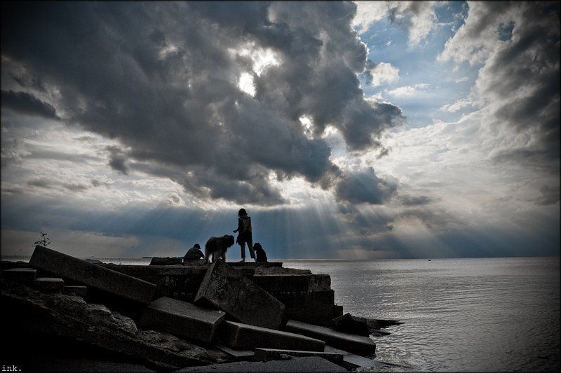 залив про художников, рисующих небо фото превью