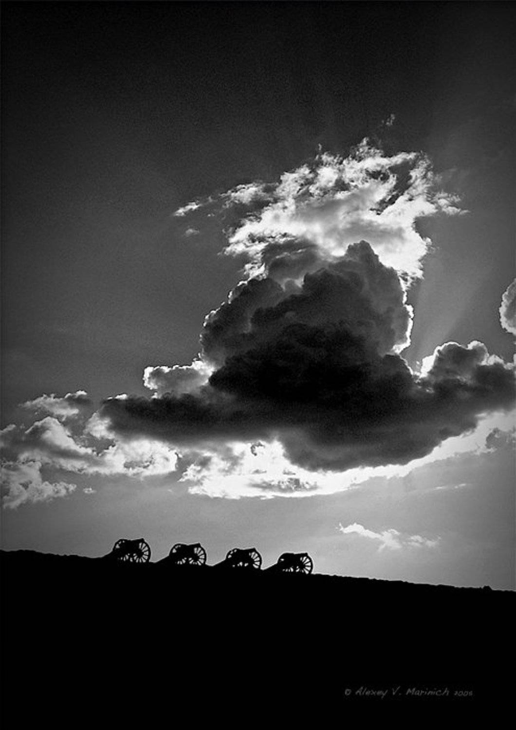 город, пейзаж, пушки, небо, облака, тучи, чб, ч/б, киев, жанр, Alexey Marinich