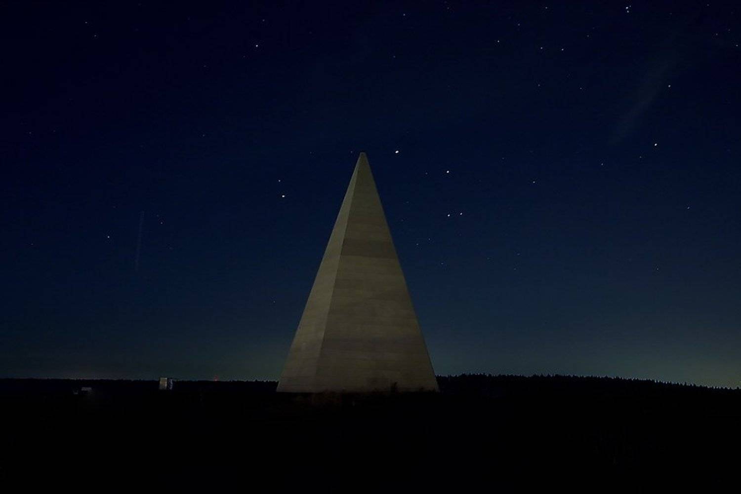 пирамида, новорижское ш., голод, ночь, Михаил Гризли