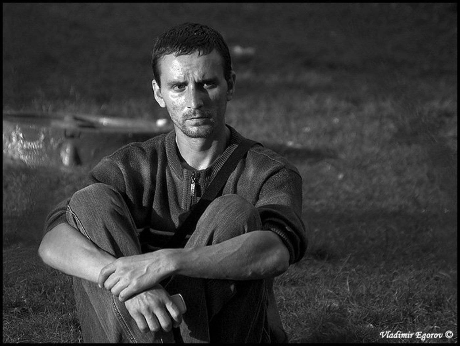 мужчина, сидит, газон, Vladimir Egorov