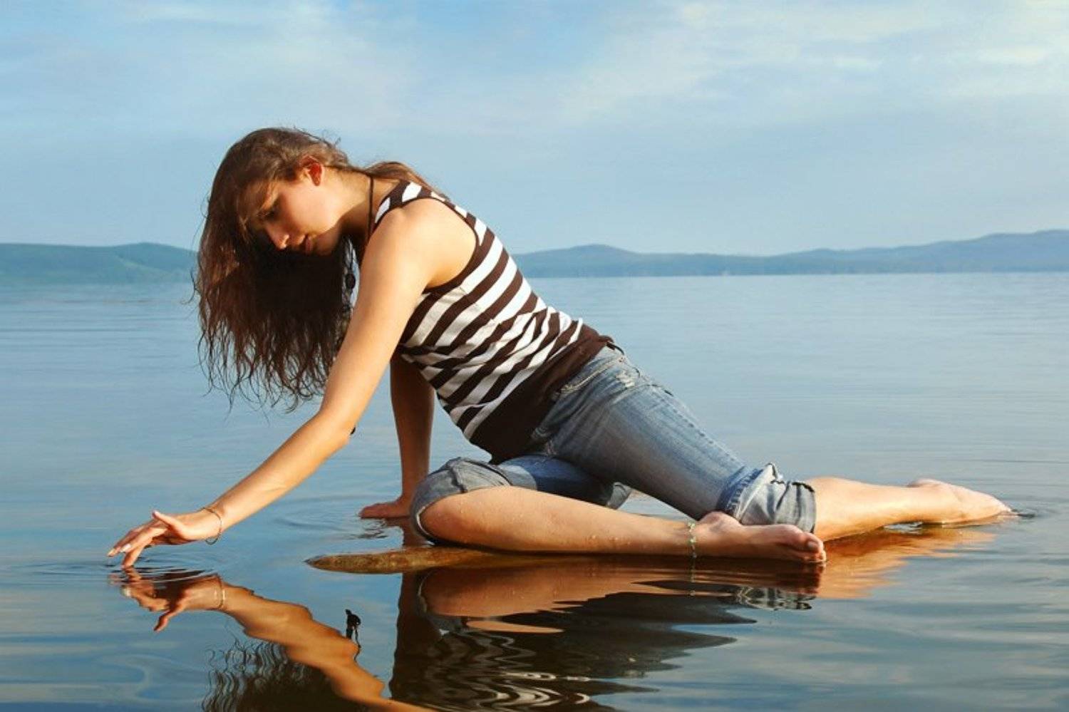 настя, девушка, озеро, иткуль, камень, русалка, Павел Круглик