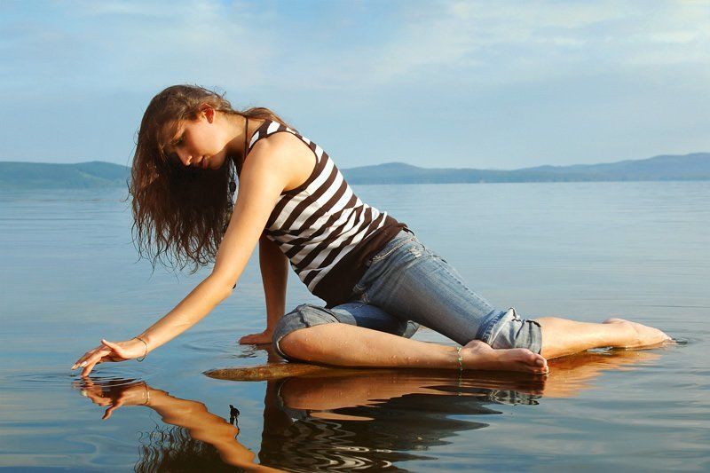 настя, девушка, озеро, иткуль, камень, русалка Прикосновение фото превью