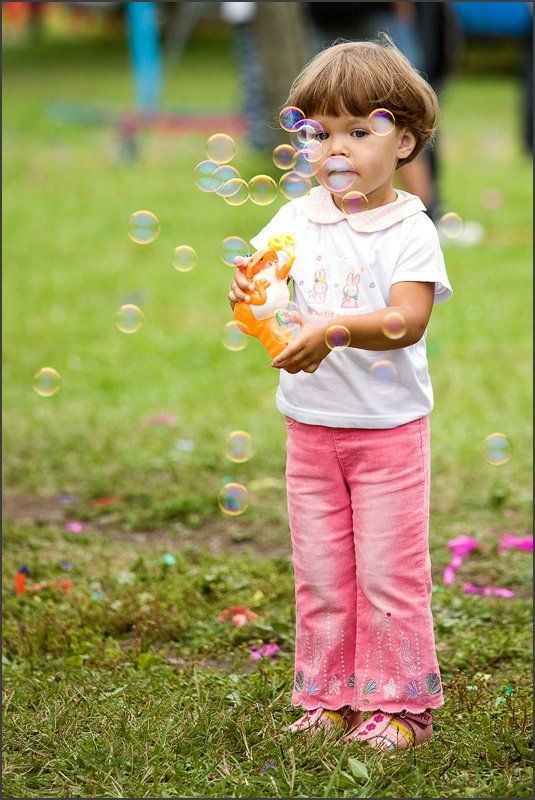 старая ладога, девочка, мыльные, пузыри радужное детство фото превью