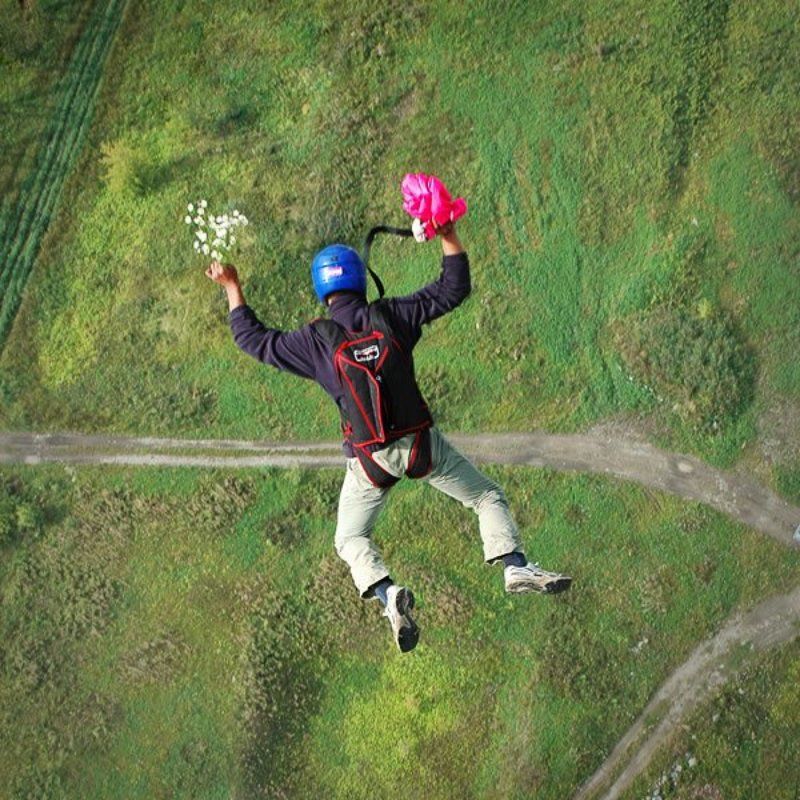 прыжок, base, полет, парашют, экстрим, цветы Срочная доставка цветов фото превью