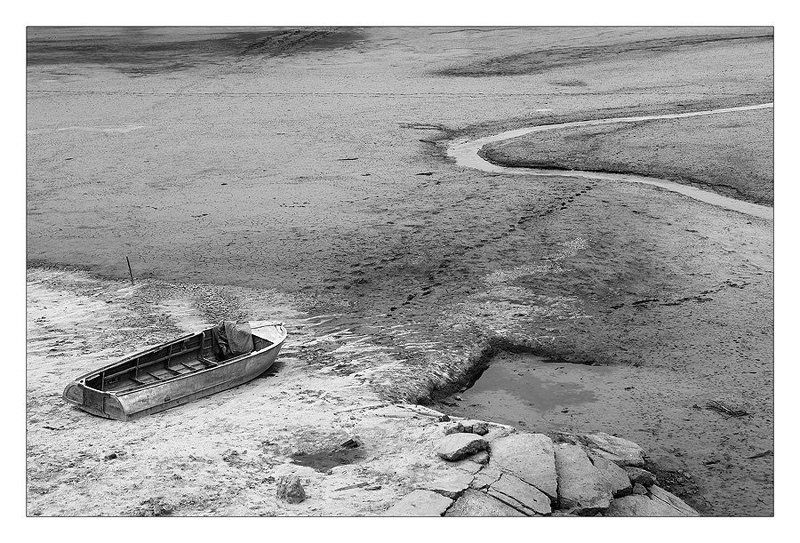 пруд, лодка, пустыня Здесь рыбы нет... фото превью