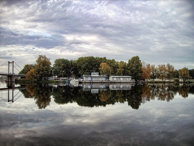 Между небом и водой фото превью