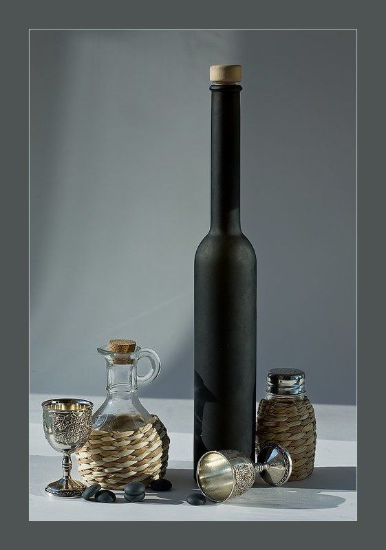 бутылка, бокалы Fade to gray... фото превью