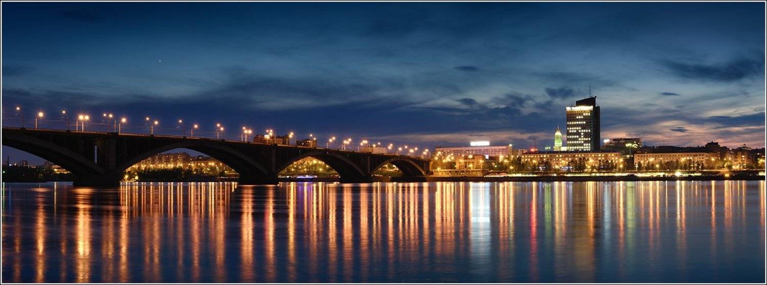 архитектура, большой, вечер, вода, город, енисей, закат, здания, красивый, красноярск, крупный, мост, набережная, ночь, огни, отражение, отражения, панорама, пейзаж, размер, река, свет, светящийся, сибирь, течение, широкий, яркий, Дмитрий Антипов