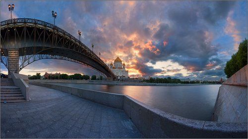 вечер над храмом