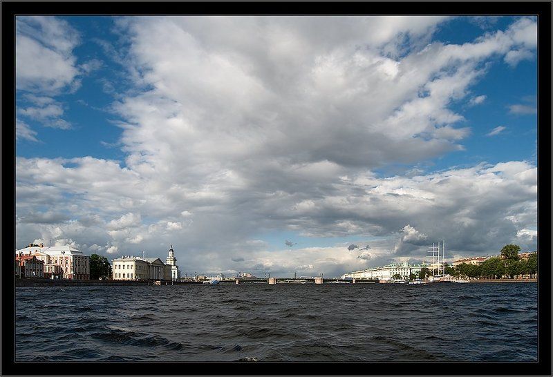 Три пейзажные зарисовки про небо над Невой фото превью