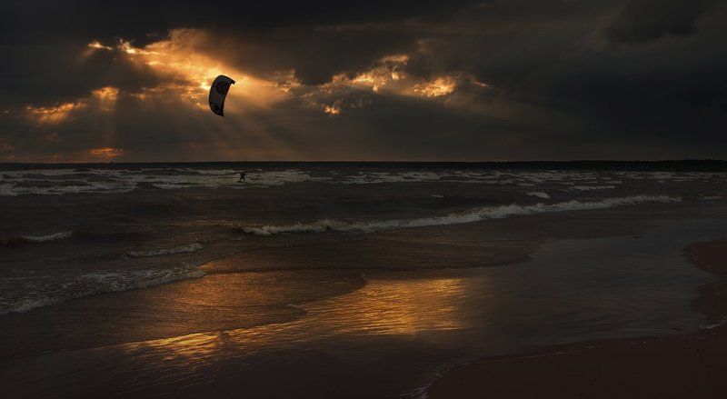 Янтарные краски балтийских закатов фото превью