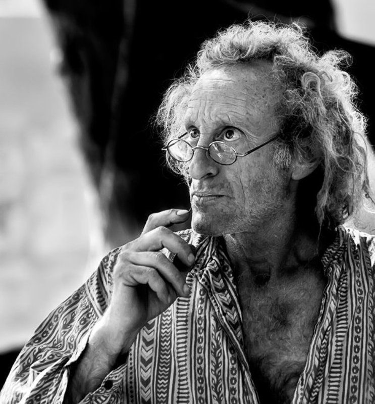 Поэт фото превью