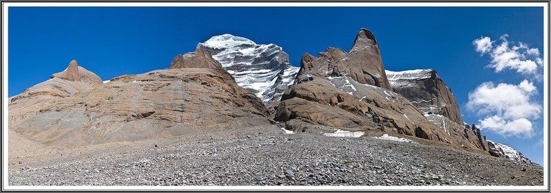 тибет, кайлас В окружении охраны фото превью