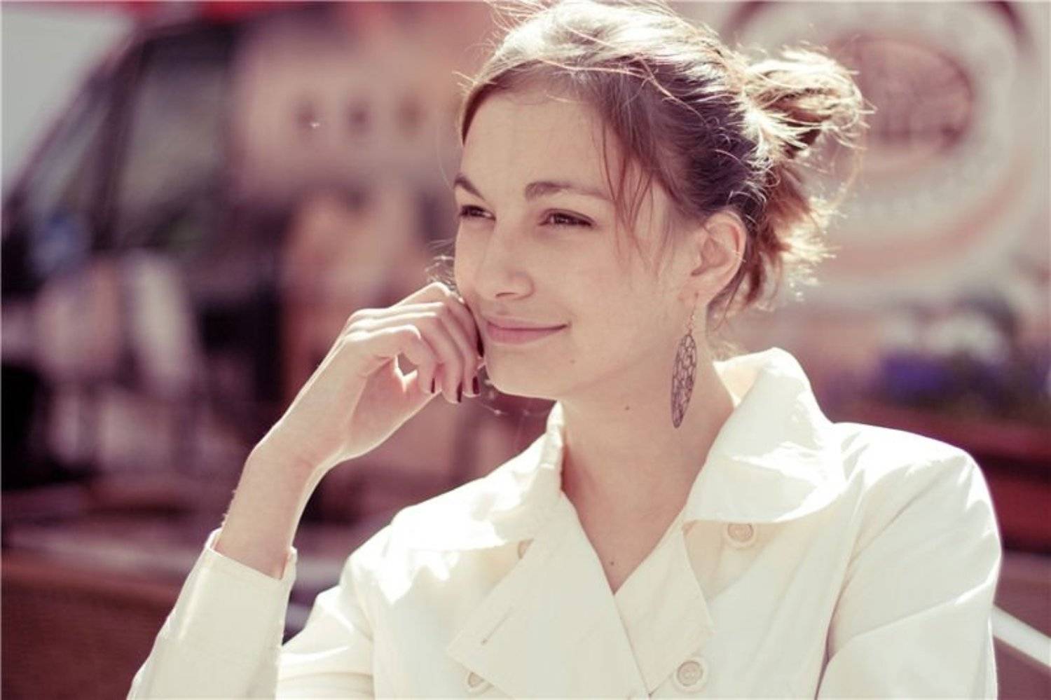 девушка,  белый плащ, Swallow