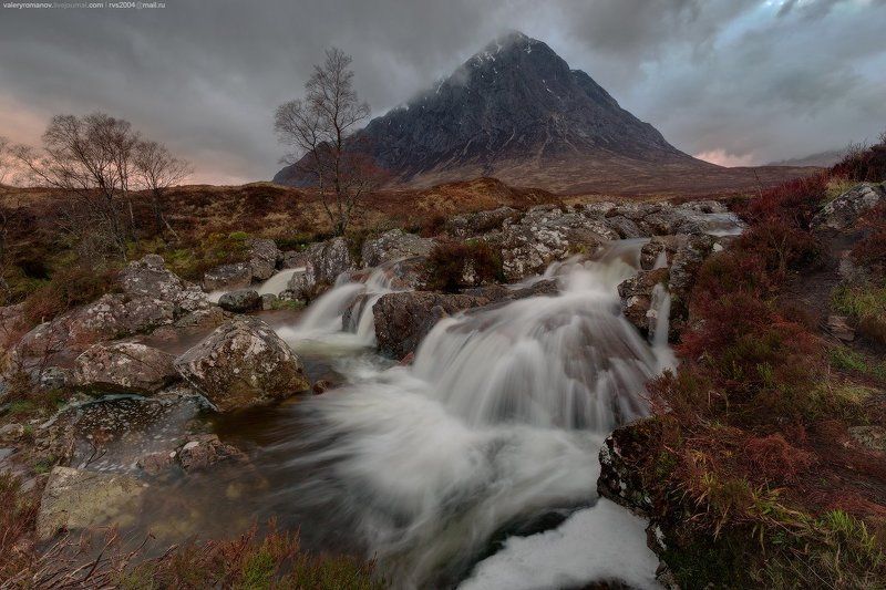 Buachaille Etive Mor, Северо-Шотландское нагорье, Шотландия, гора, вода, ручей, водопад, осень, весна, красное, трава, небо, закат Большой пастух Этива фото превью
