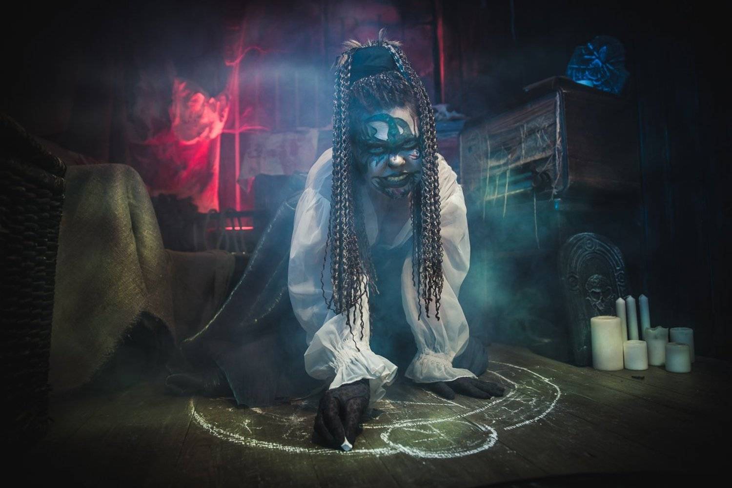 Ведьма, пентаграмма, импульс, свет, мистика, ужасы, студия,страх, Helloween, демоны,обряды, свечи, дым, постановка, обработка, vadim