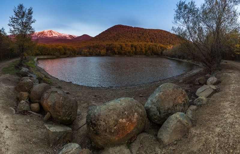 Между осенью и зимой.... (Горное озеро) фото превью