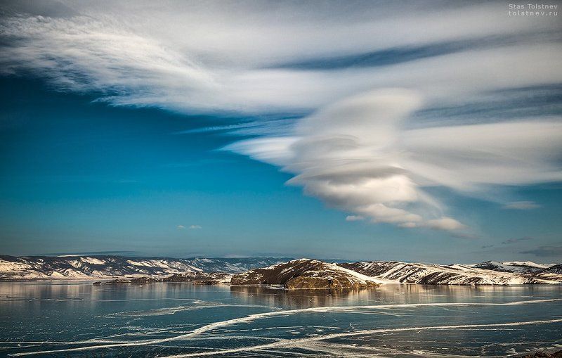 Вращающиеся облака на Байкале фото превью