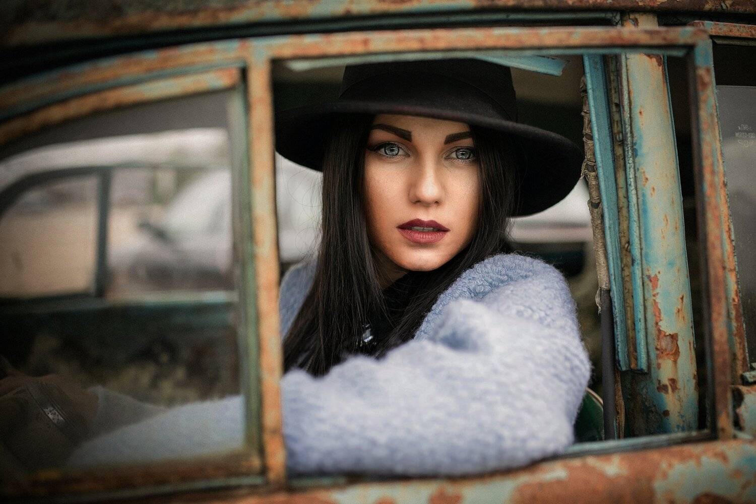portrait,eyes,hat,car,портрет,модель,свет, Olegs Bucis