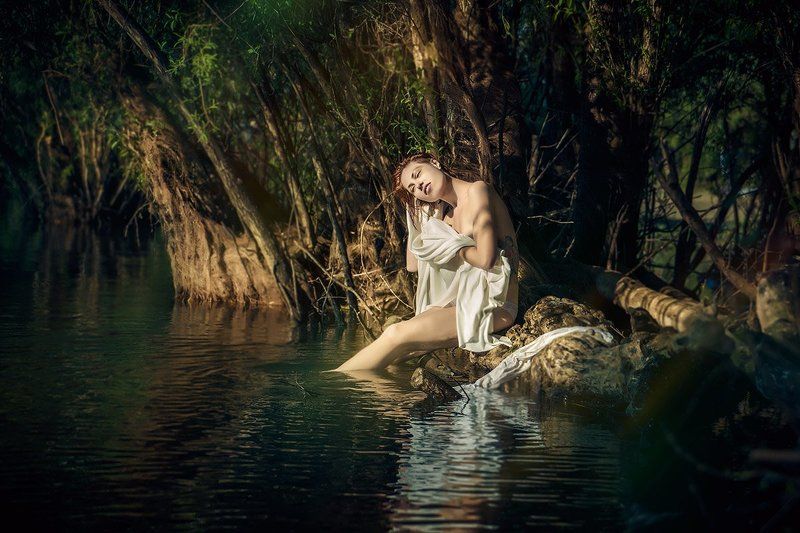 Купальщица фото превью