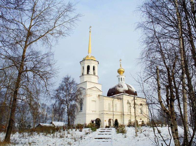 Свято-Троицкий Собор в городе Онега. фото превью