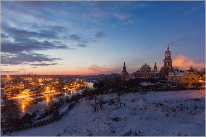 Россия, Тверская обл, Торжок Торжок рассветный фото превью
