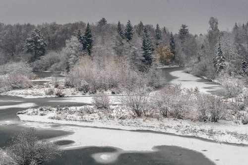 А снег идет...