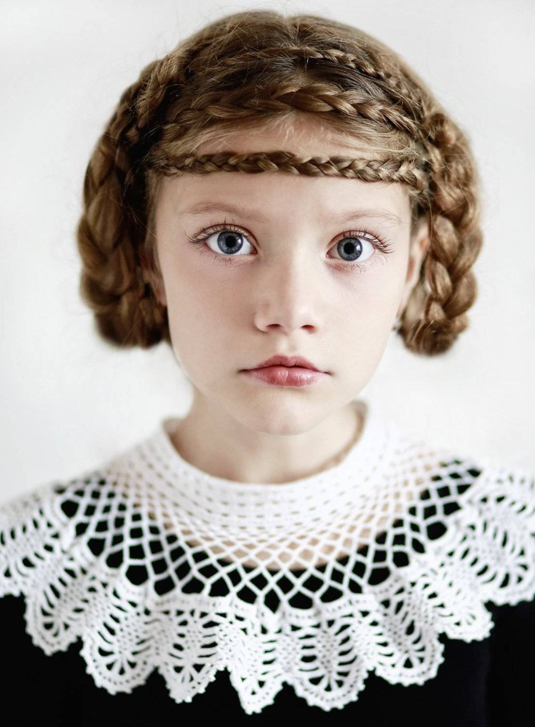 портрет, девочка, школьница, прическа, глаза, красота, красивая, выражение, взгляд, косы, форма, губы, цвет, свет, жанр, жанровый портрет, люди, человек, фото, новое, Постонен Екатерина