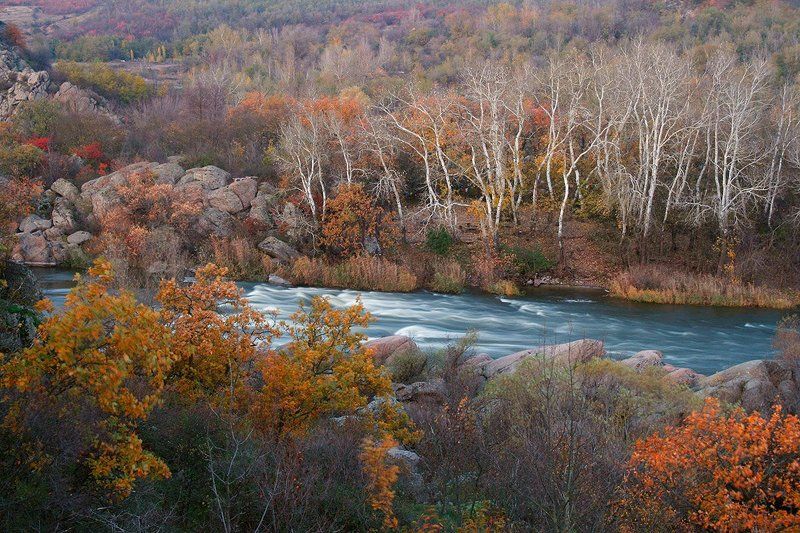 река. осень. пороги. Осенние краски Gipanisa. фото превью