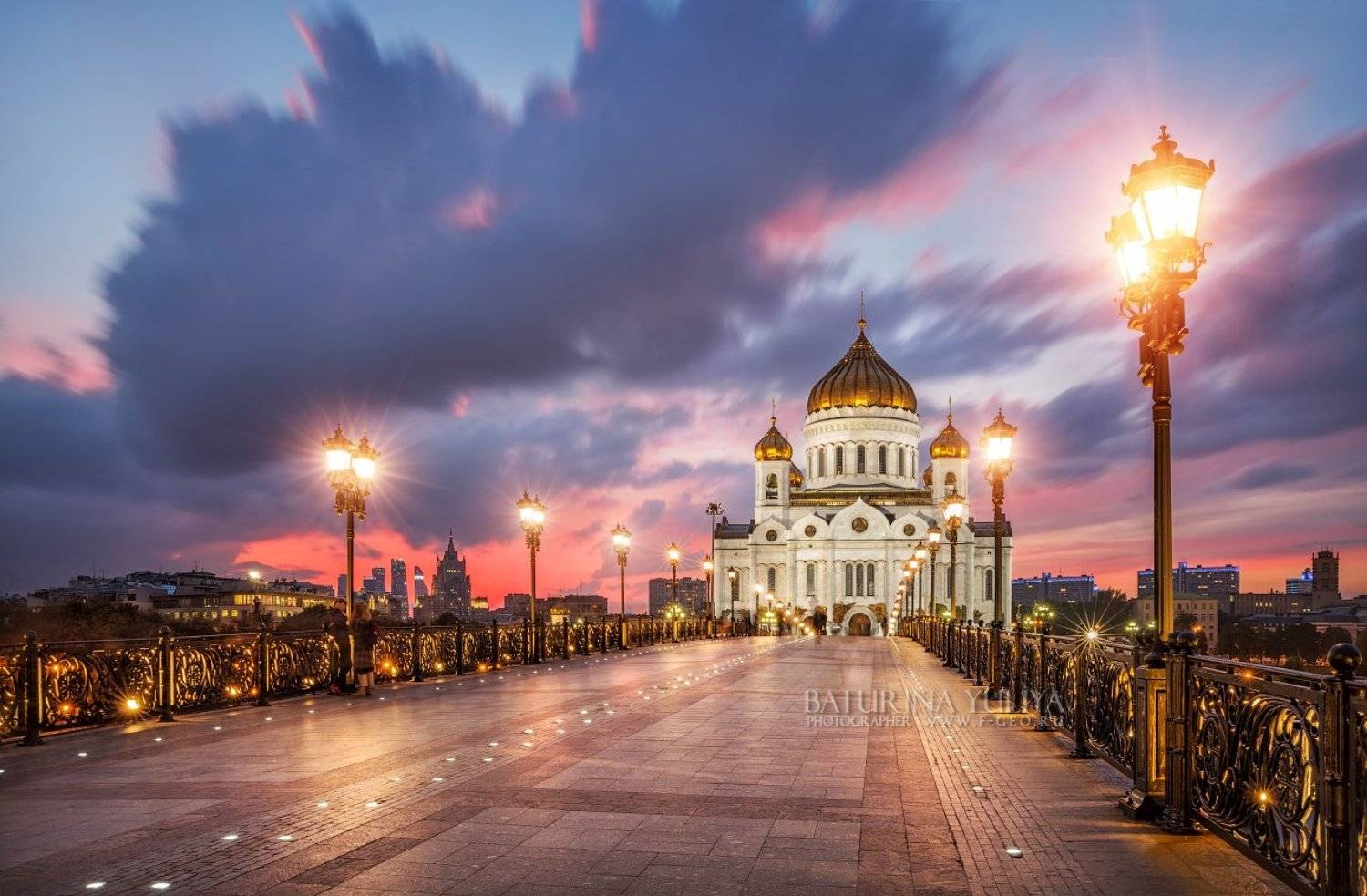 москва, храм христа спасителя, фонарь, патриарший мост, храм, вечер, Юлия Батурина