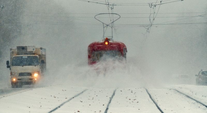 трамвай, сибирь, город, streephoto, Лондонская телефонная будка в момент материализации в Новосибирске. 2016 годъ. фото превью