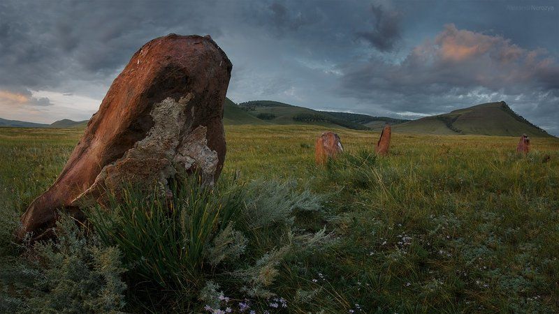 хакасия, абакан, боград, менгиры, степь, рассвет, лето, курган, камень, петрогрифы, красивый, красный, свет Менгиры #2 фото превью