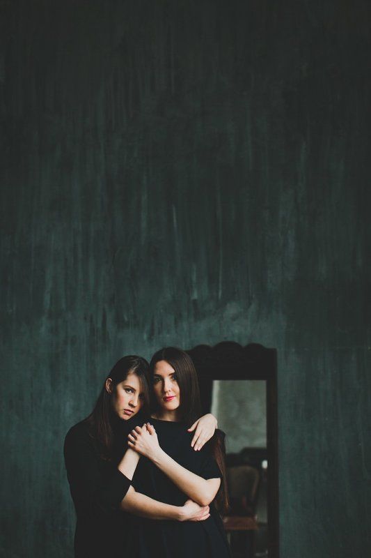 Сестры фото превью