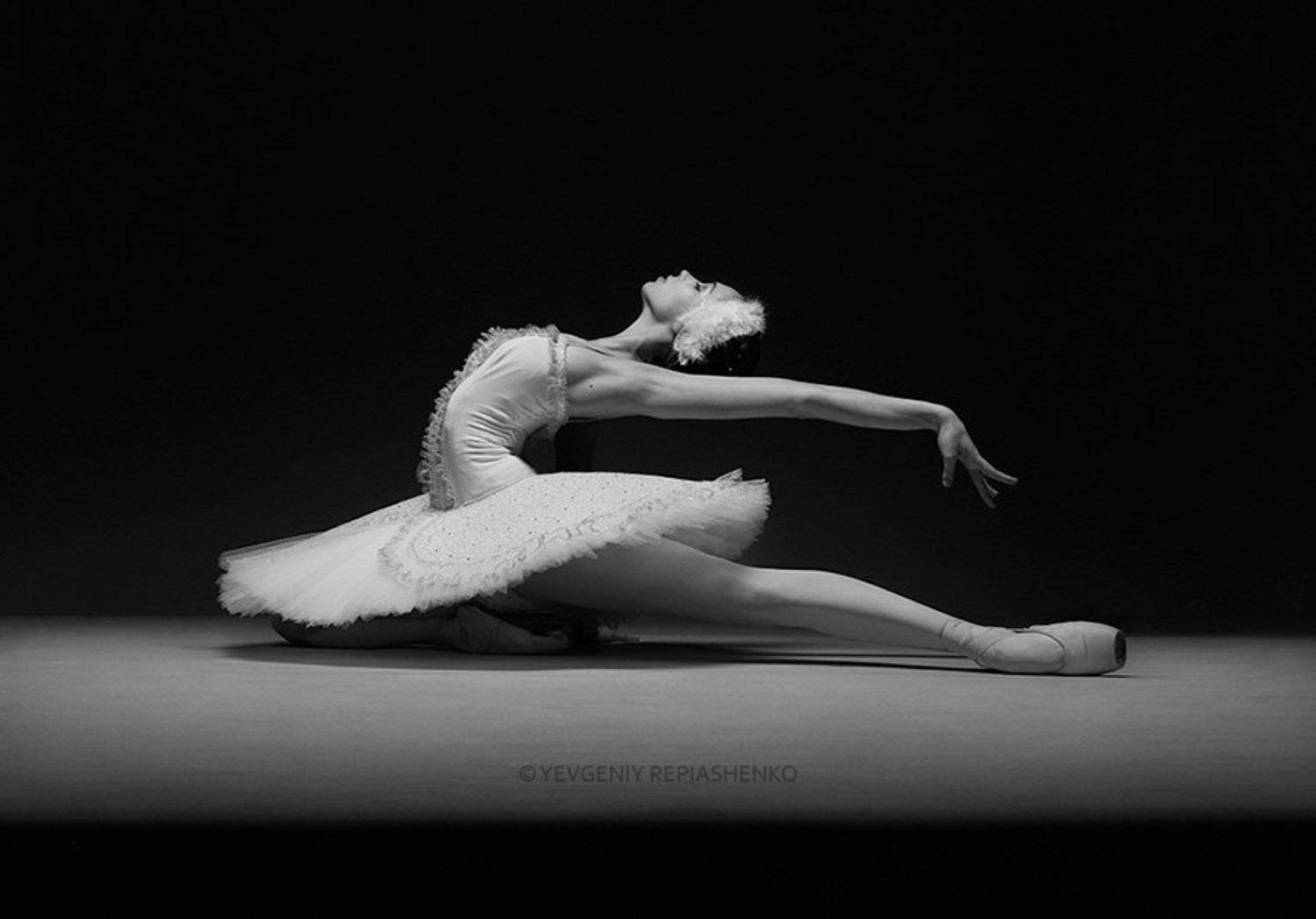 spirit, fine art, ballet, балет, пачка,  пуанты, choreography, хореография, ballerina, балерина, dance, танец, sculpture, скульптура, dancer, танцор, шпагат, чб, bw, art, repiashenko, yevgeniy repiashenko, репяшенко, евгений репяшенко, Yevgeniy Repiashenko