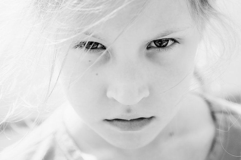 girl, danger, photo, photography, light, portrait, child, childhood, children, sun, face, eyes, lips Гнев фото превью