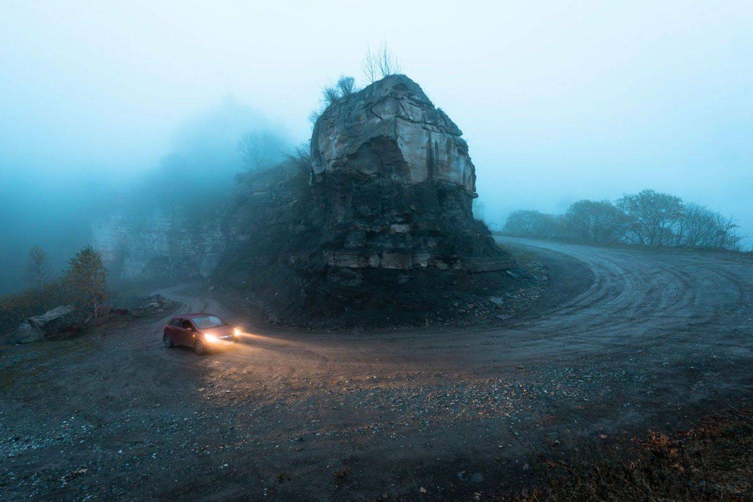 дорога, туман, машина, горы, осень,храм, кавказ,, Алексей Яковлев