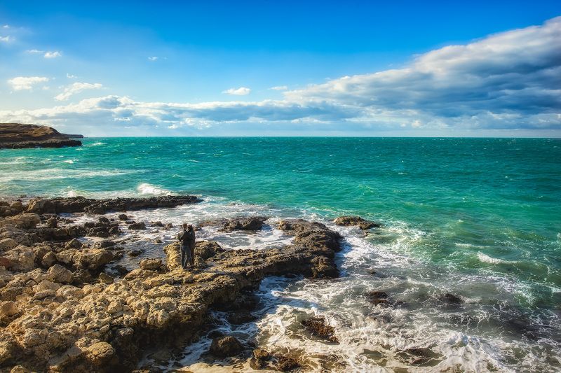 sky, girl, sea, boy ,two, water, waves, rocks, shore, Crimea  two.. фото превью