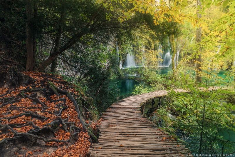 Хорватия. Осень в парке Плитвицкие озера фото превью
