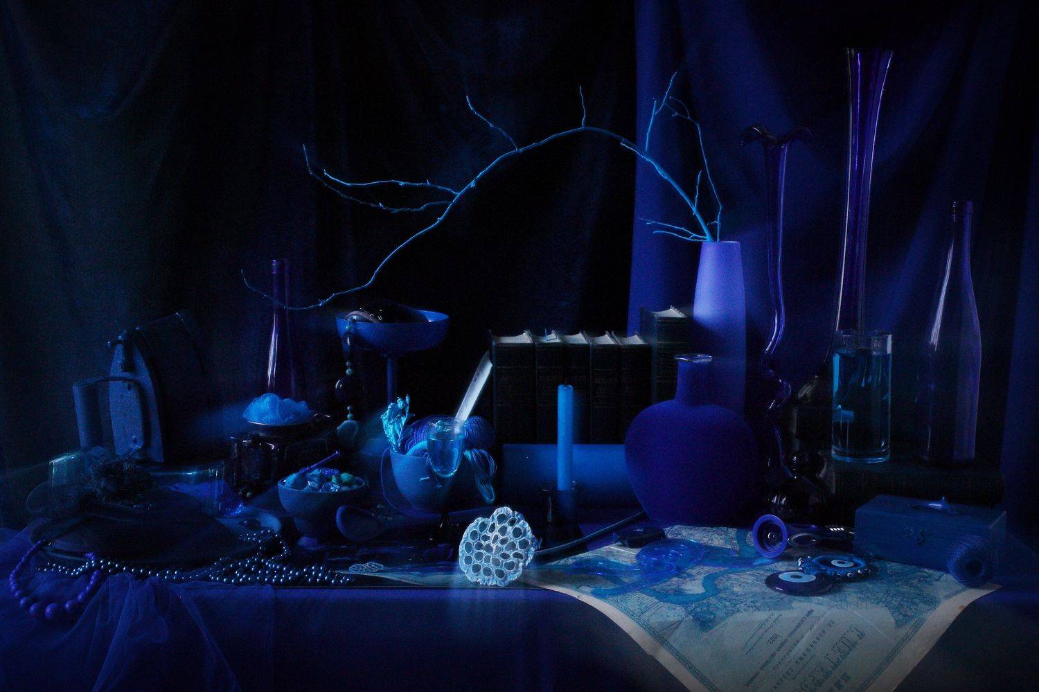 синий, Михаил Дронов