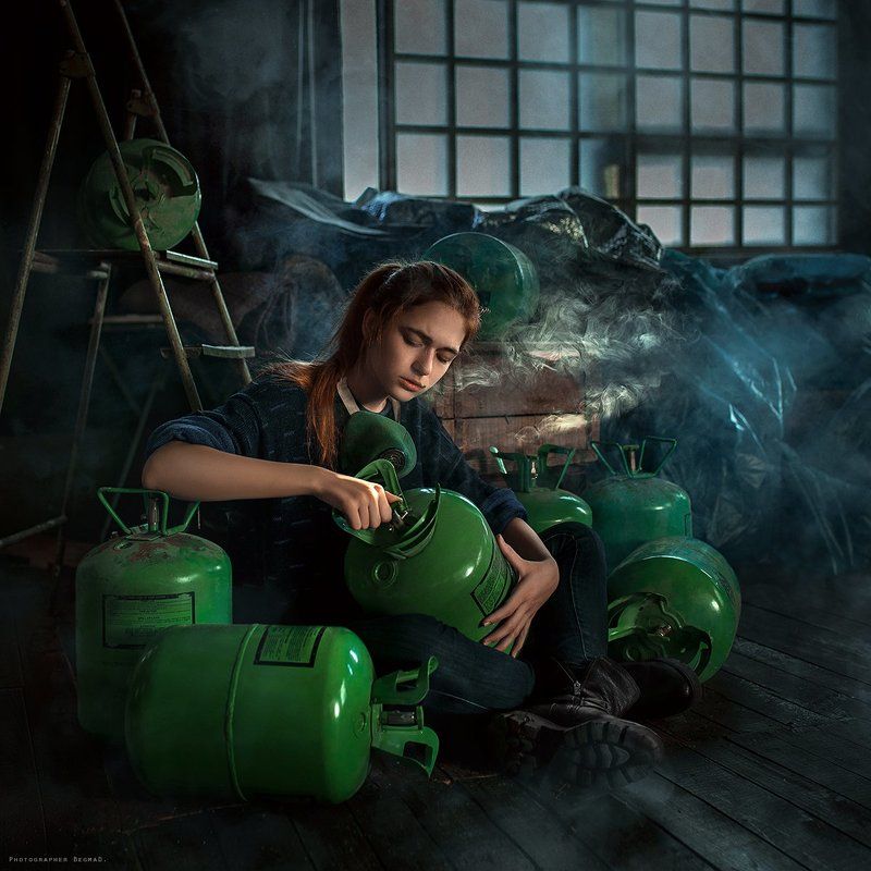 girl, model, portrait, conceptual, art, light, nikon, 35mm, color, eyes, dantar90, begmad, портрет, ламповый свет, взгляд Worker repair shop фото превью