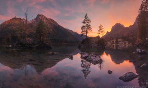 Германия. Бавария. Закат солнца на озере Hintersee