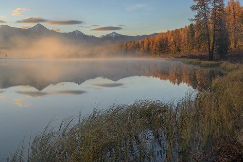 Рассвет на озере