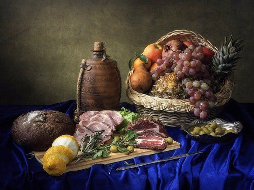 Натюрморт с копченым мясом