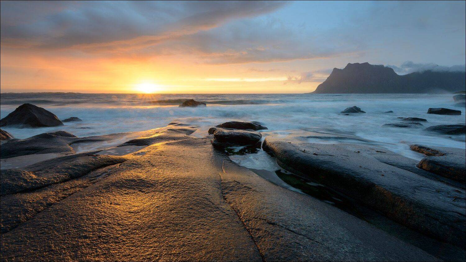норвегия, лофотены, фьорды, закат, море, побережье, свет на камнях, пляж, uttakleiv, Роман Стативка
