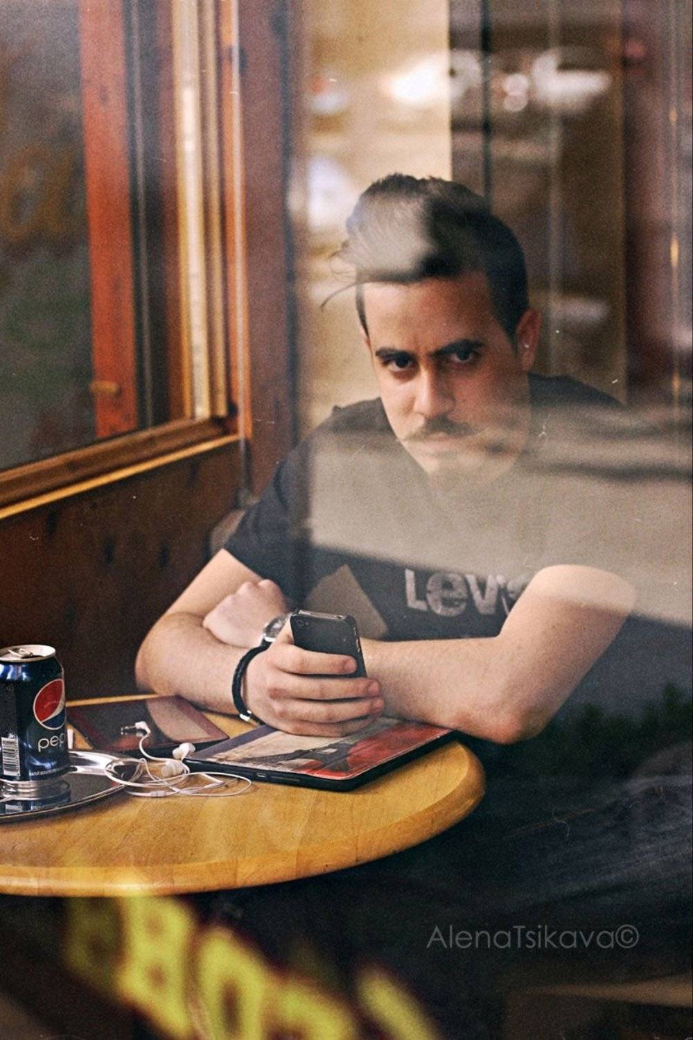 грек парень портрет, Алёна Цикава