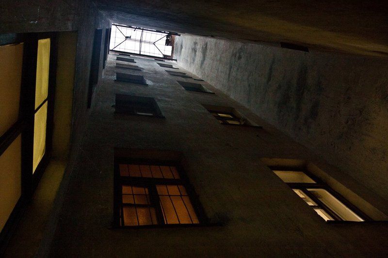 Загадка: На свободе, а небо в клеточку фото превью