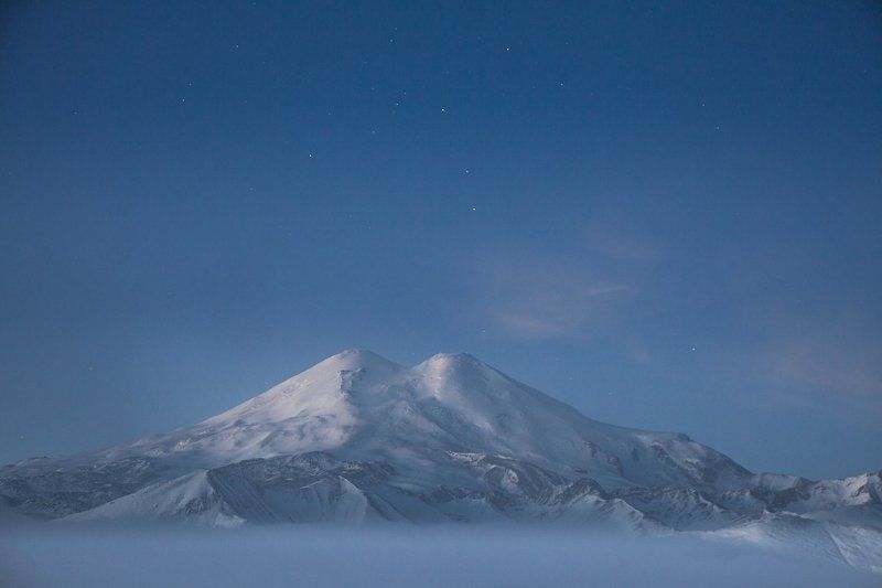 эльбрус, кавказ, россия, горы, осень, звезды Предрассветный Эльбрус фото превью