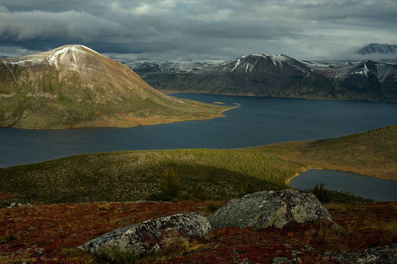 магаданская область, озеро малык, осень, горы Осень на озере Малык. фото превью