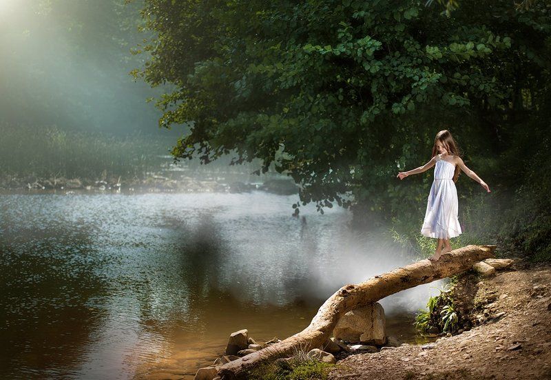 Girl on the river фото превью