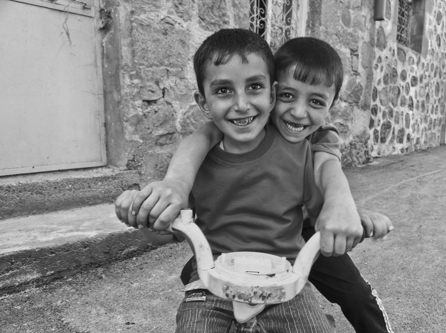 люди, человек, братья, дети, детство, эмоции, портрет, путешествие, снг, армения, горис, Сергей Козлов